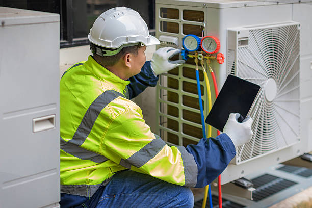 Professional Ac Installation technician working in Bluffton, OH